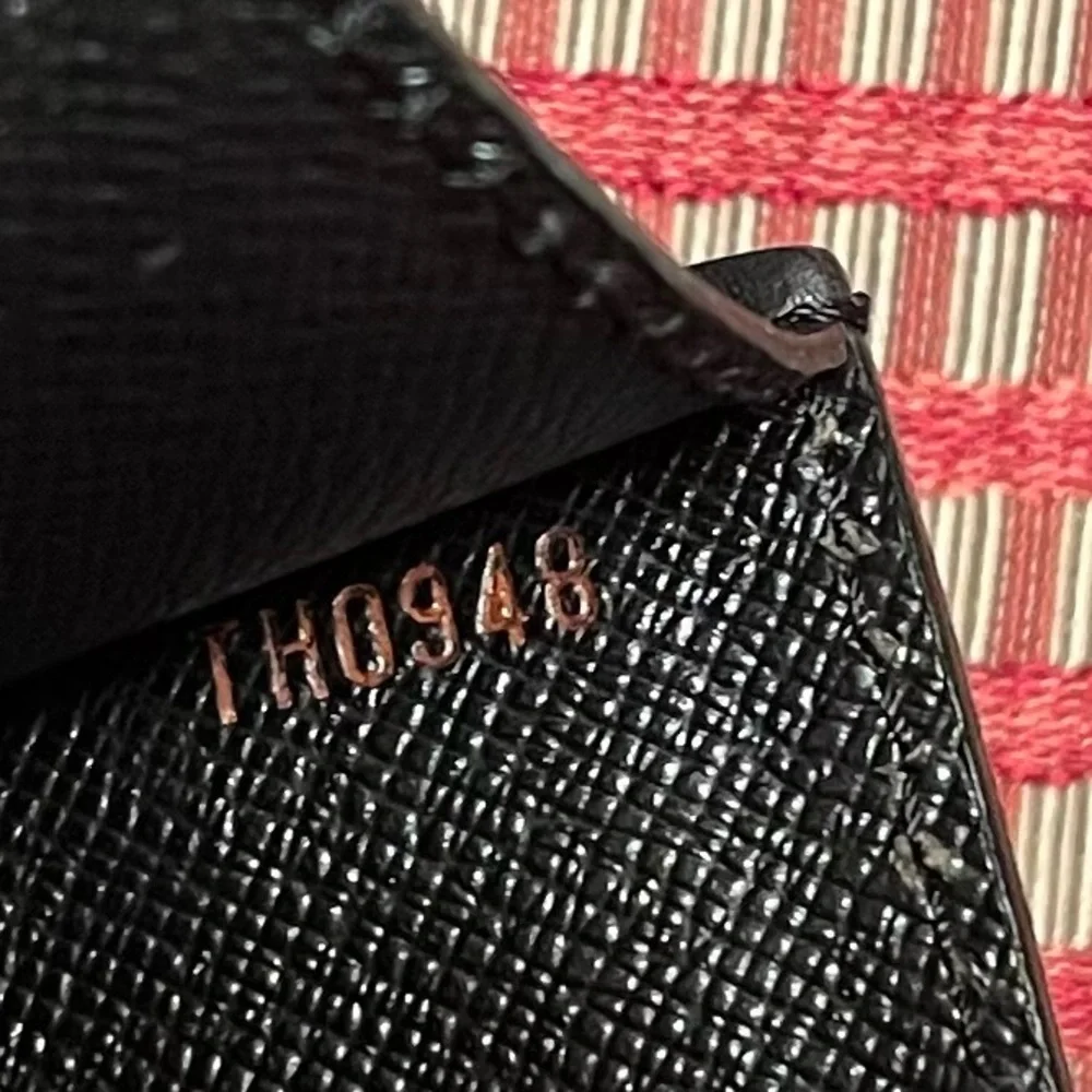 Louis Vuitton Epi Clutch, Black